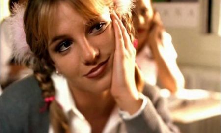 ย้อนกลับไปชม 29 เอ็มวี จากเพลงแรก จนถึงเพลงล่าสุดของ Britney Spears